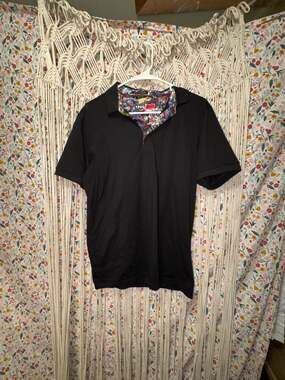 Kroo Men's Black Short Sleeve Polo Shirt with Graphic Print Inner Collar Size M